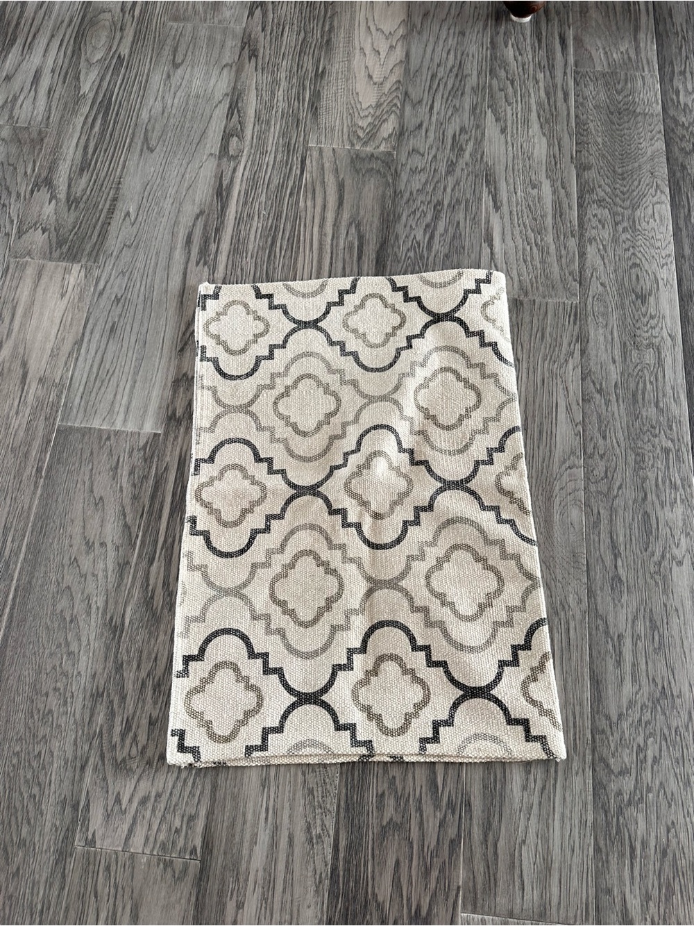 Neutral Geometric Accent Rug - Cream and Gray